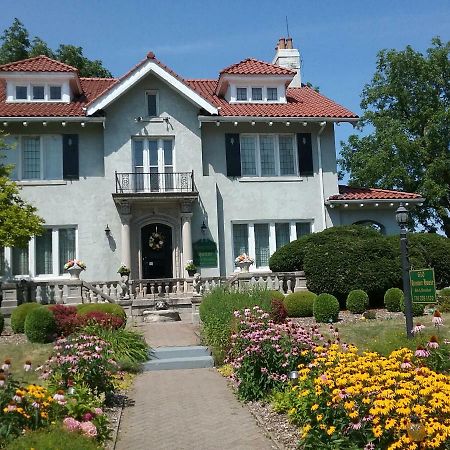 Hanover House Bed And Breakfast Niagara Falls Exterior photo